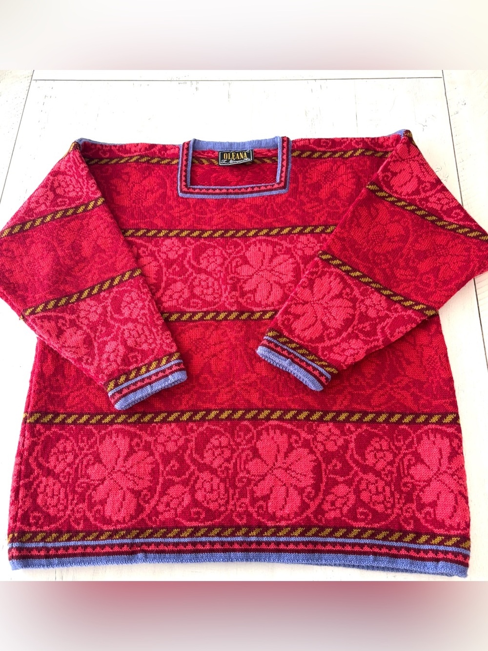 OLEANA โThe Norwegian Story โ Red Floral Jacquard 100% Wool Sweater Sz M